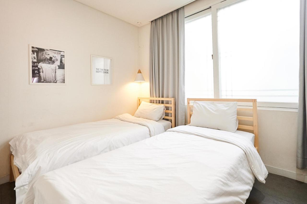 Queen House Hongdae Seul Esterno foto